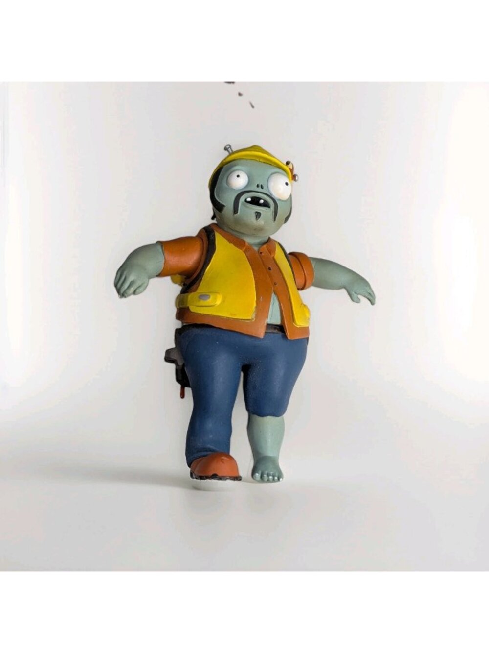 Plants Vs Zombies Diamond Select Engineer Zombie Figure